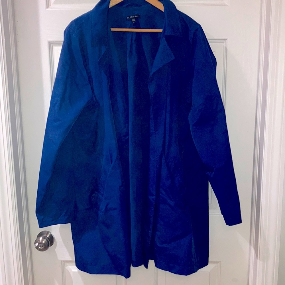 Love this, LOVE the color. It’s a little big on me now. Condition is amazing.